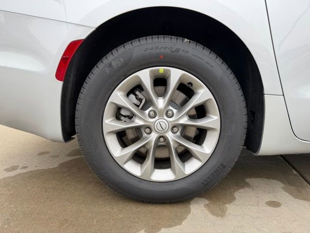 New 2026 Chrysler Pacifica Select AWD/4WD image 9