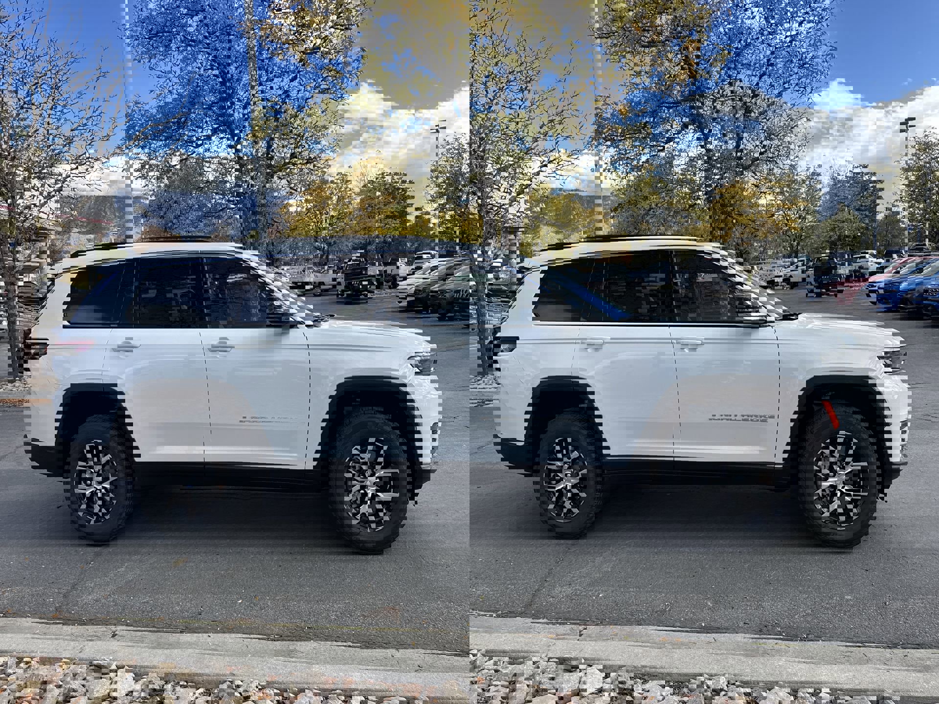 Certified 2025 Jeep Grand Cherokee L Limited w/ Trailer Tow Package image 8