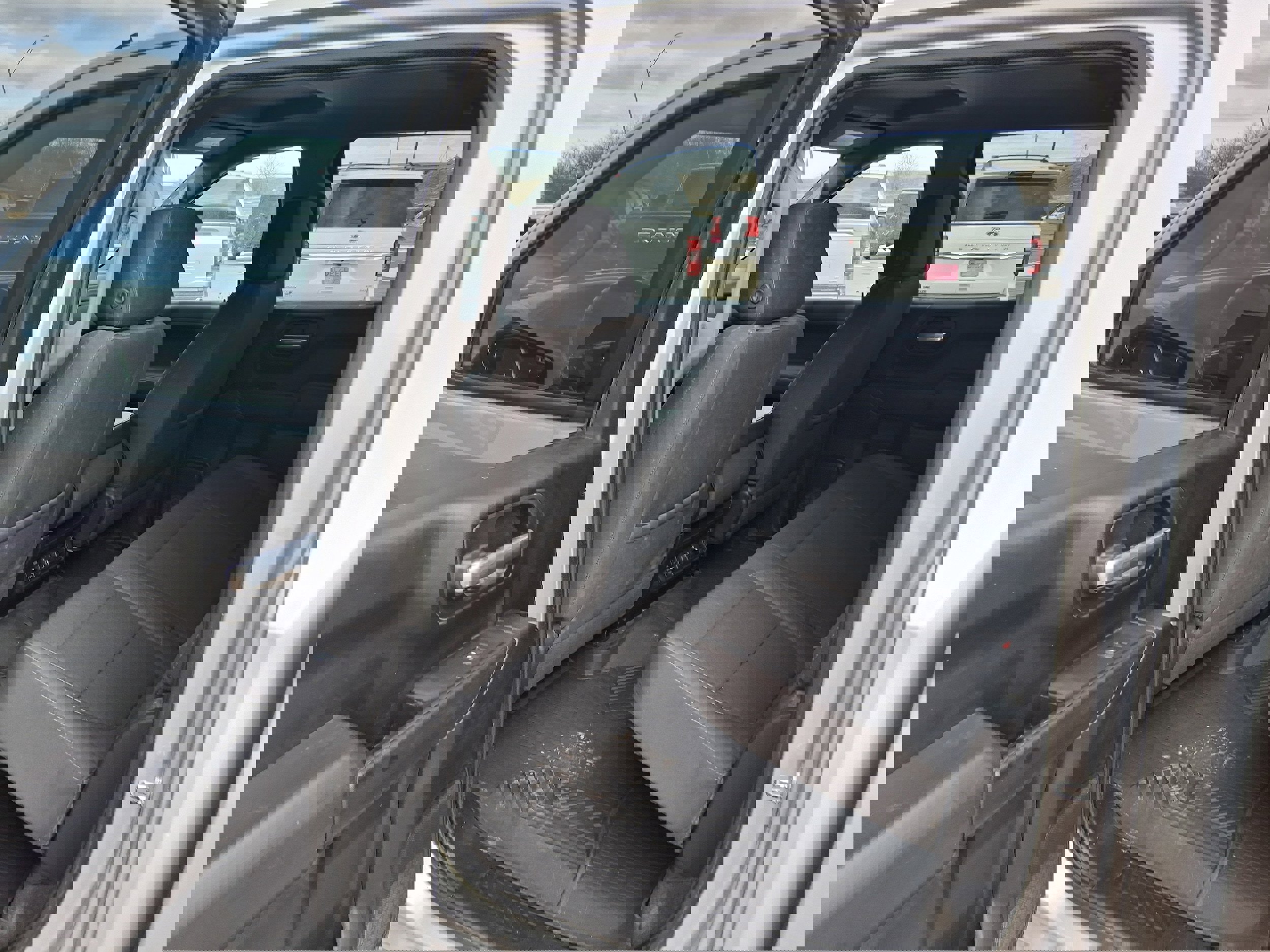 Used 2021 Chevrolet Silverado 1500 LT image 14