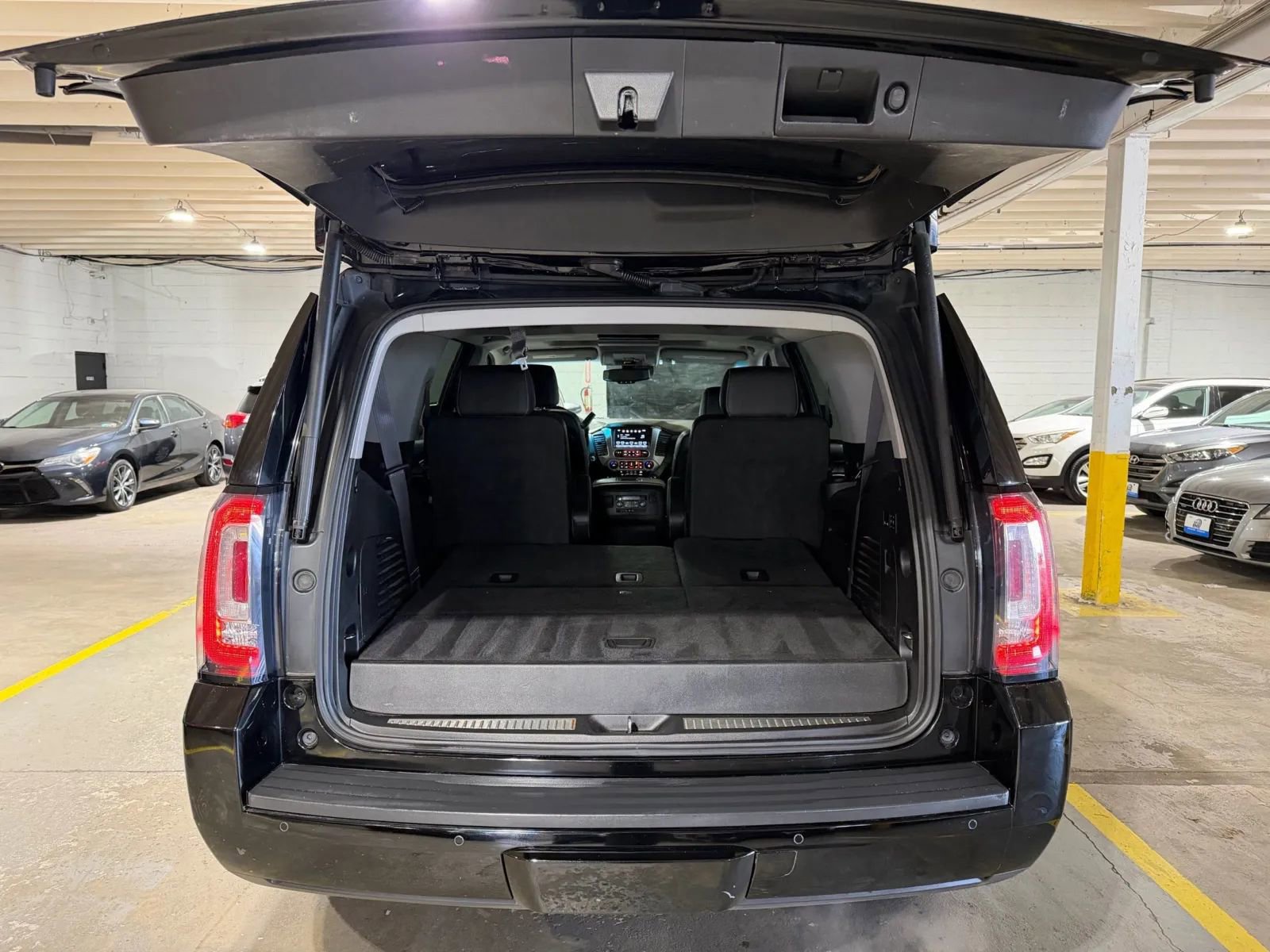 Used 2016 GMC Yukon SLT w/ Open Road Package AWD/4WD image 8