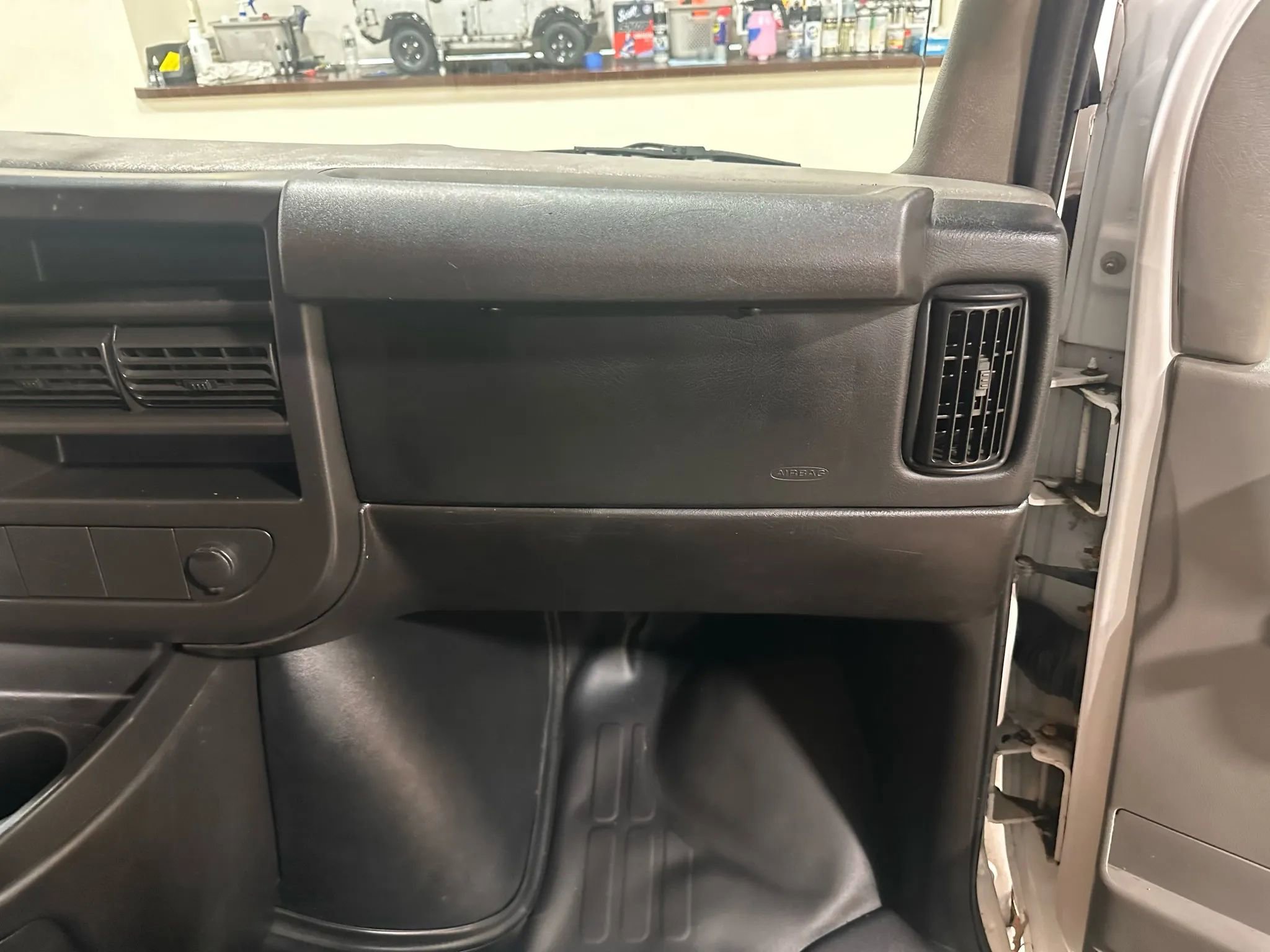 Used 2013 GMC Savana 1500 AWD image 32