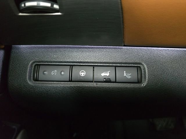 Used 2022 Nissan Pathfinder Platinum w/ Cargo Package FWD image 10