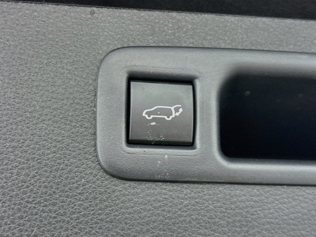 Used 2025 Toyota Highlander XLE AWD/4WD image 31