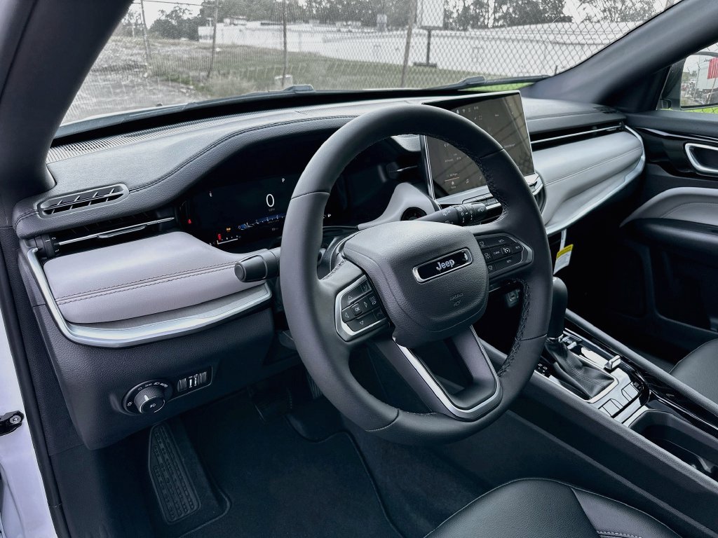 New 2026 Jeep Compass Limited AWD/4WD image 13