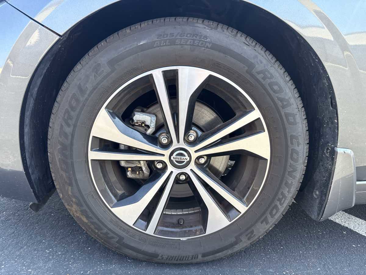 Used 2022 Nissan Sentra SV w/ Trunk Package FWD image 9