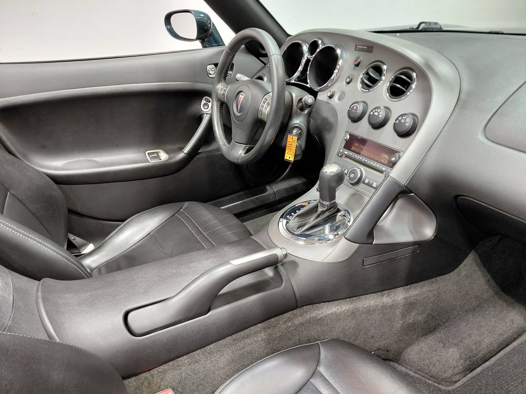 Used 2007 Pontiac Solstice Convertible w/ Premium Package RWD image 28