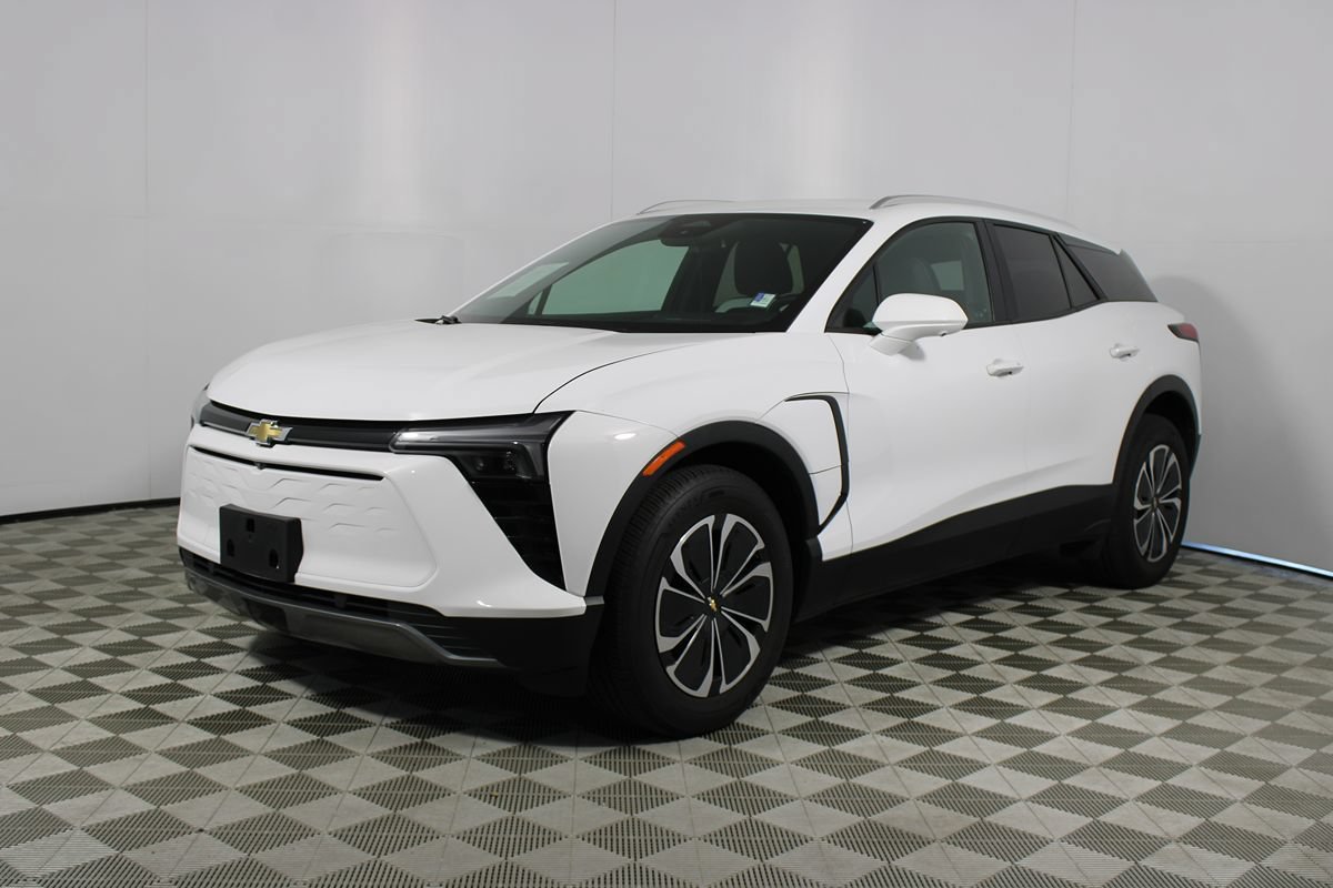 Used 2024 Chevrolet Blazer EV LT AWD/4WD image 3