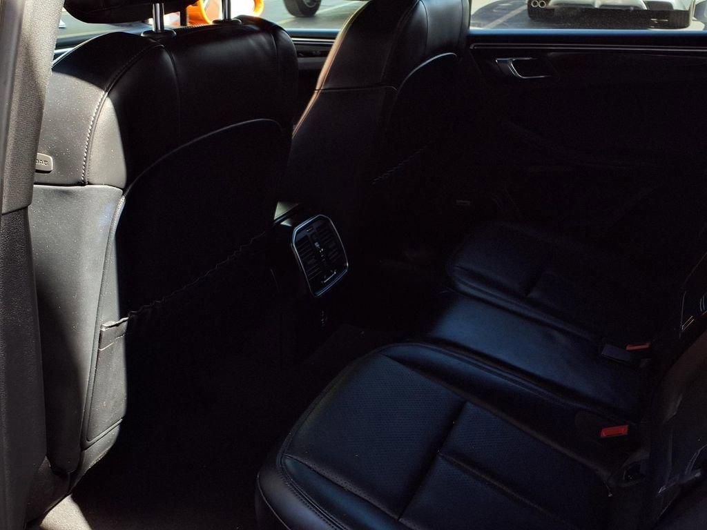 Used 2022 Porsche Macan image 18