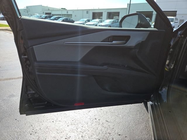 Used 2026 Toyota Camry SE FWD image 11