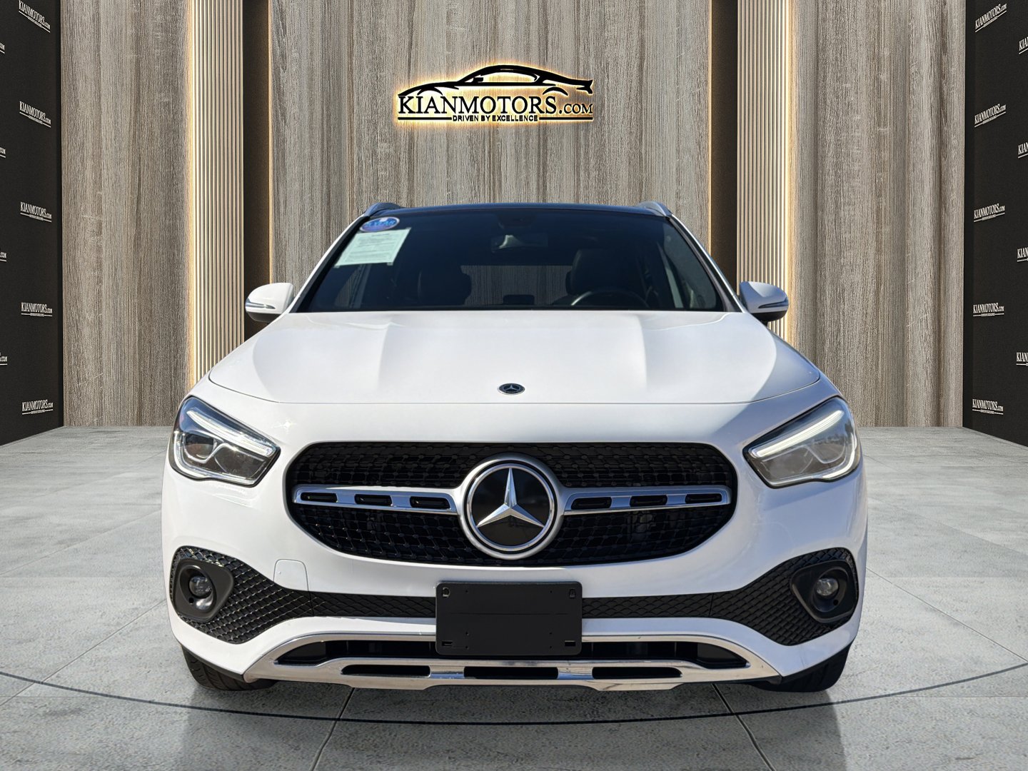 Used 2021 Mercedes-Benz GLA 250 4MATIC w/ Premium Package image 2