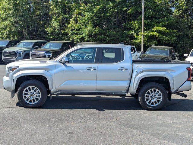 Used 2025 Toyota Tacoma Limited AWD/4WD image 4