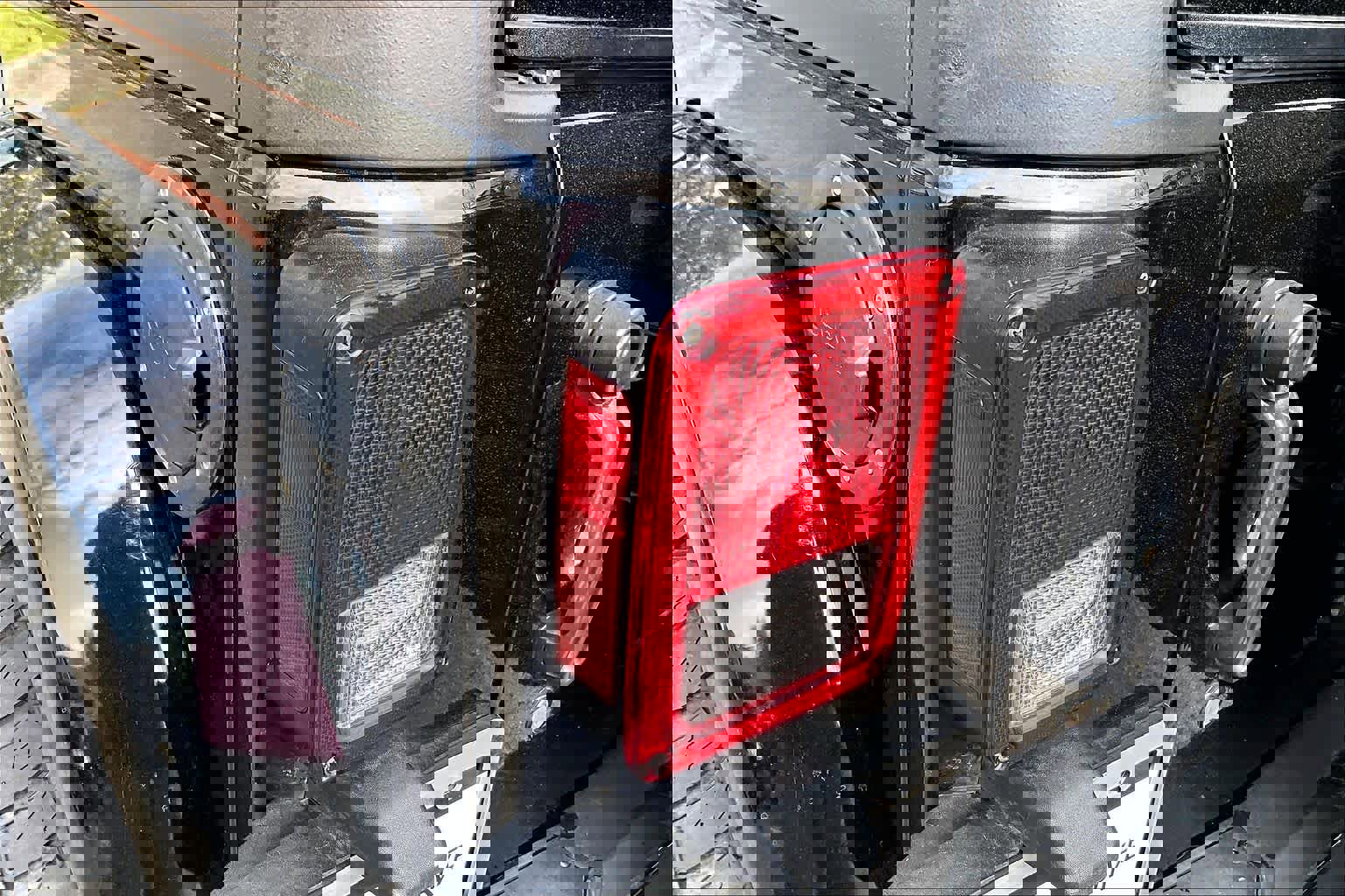 Used 2017 Jeep Wrangler Unlimited Sahara image 27