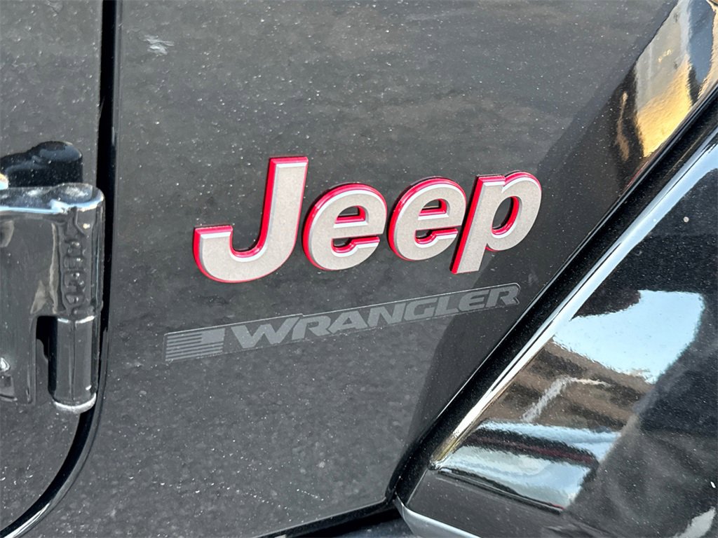New 2025 Jeep Wrangler Unlimited Rubicon w/ XTREMEE 35" Tire Package image 8
