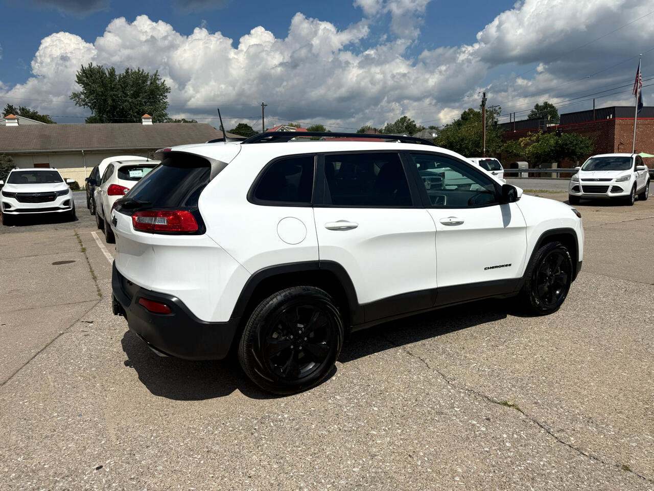 Used 2017 Jeep Cherokee High Altitude w/ Luxury Group image 10