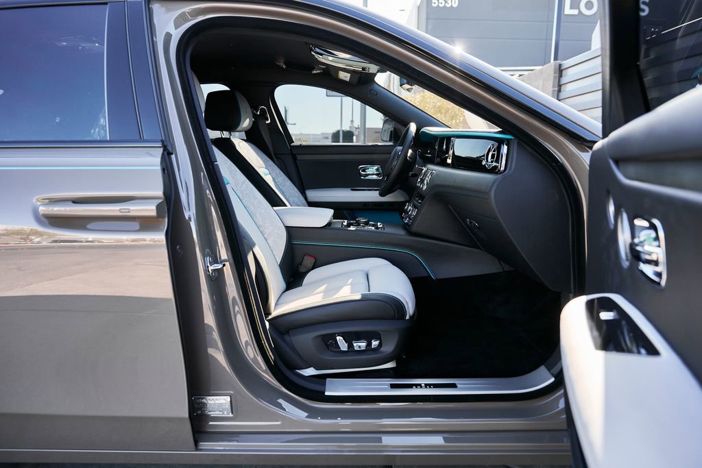 Used 2025 Rolls-Royce Ghost AWD/4WD image 25