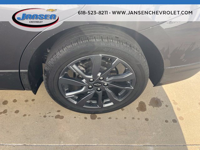 Used 2022 Chevrolet Equinox RS w/ Infotainment Package FWD image 8
