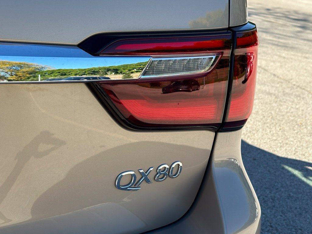Used 2023 INFINITI QX80 Luxe w/ Cargo Package AWD/4WD image 16