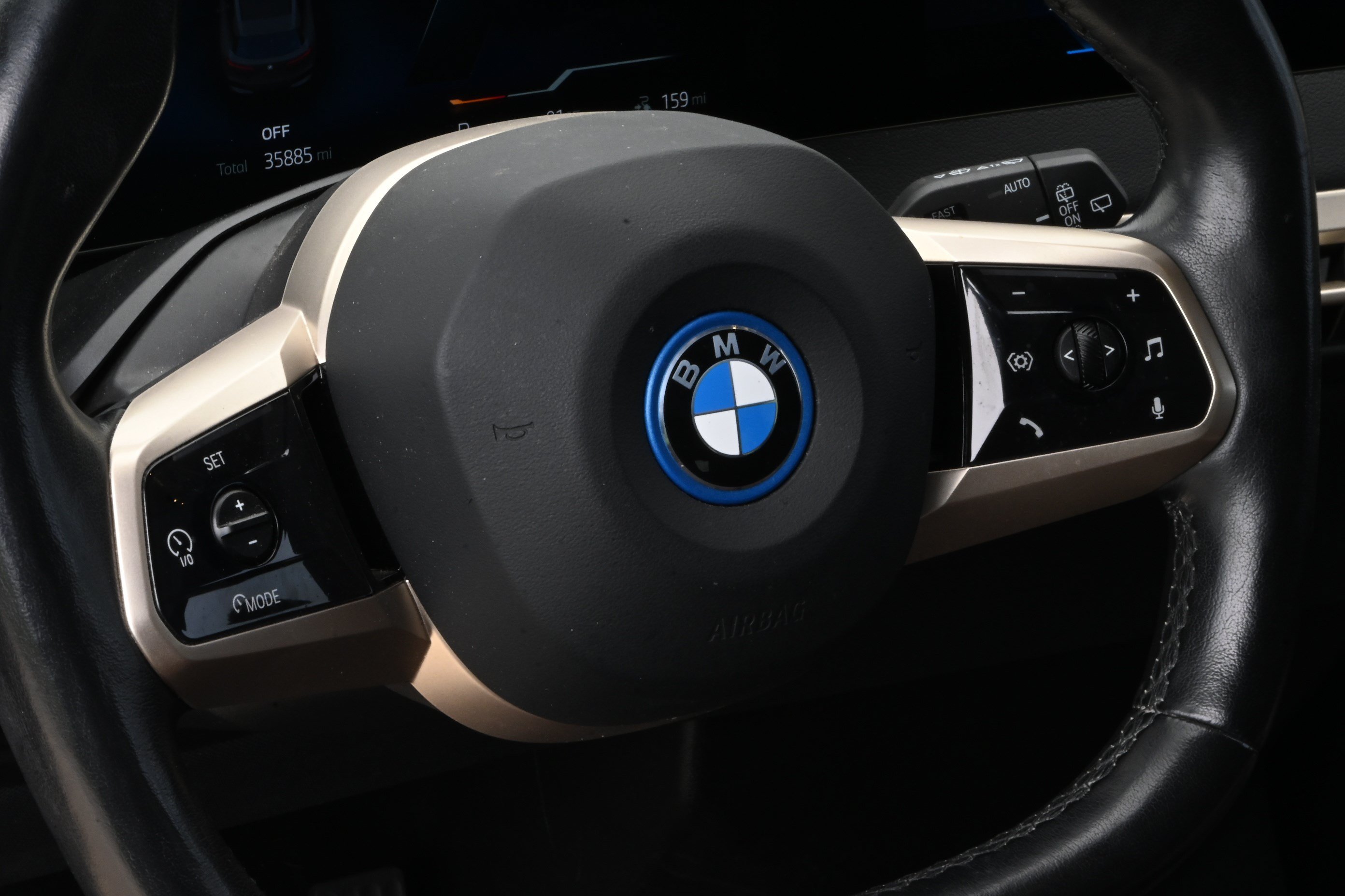 Used 2023 BMW iX xDrive50 w/ Premium Package AWD/4WD image 22