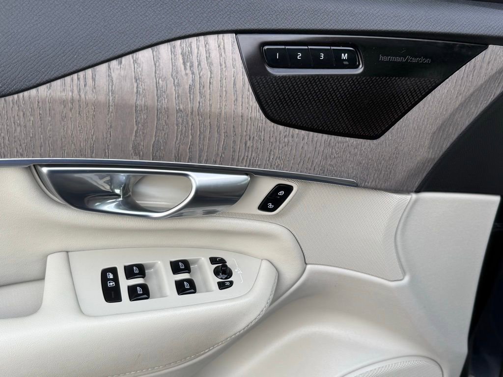 Used 2023 Volvo XC90 B5 Plus w/ Protection Package Premier image 14