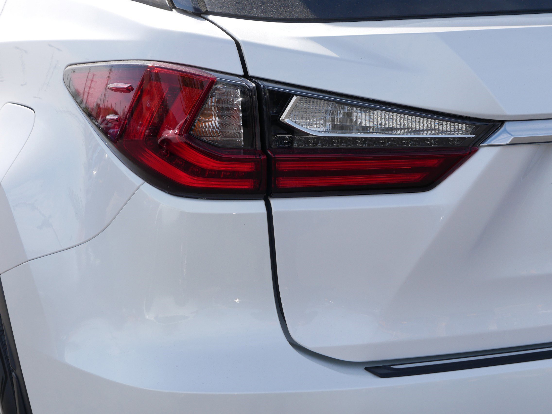 Used 2021 Lexus RX 450h AWD w/ Premium Package image 17