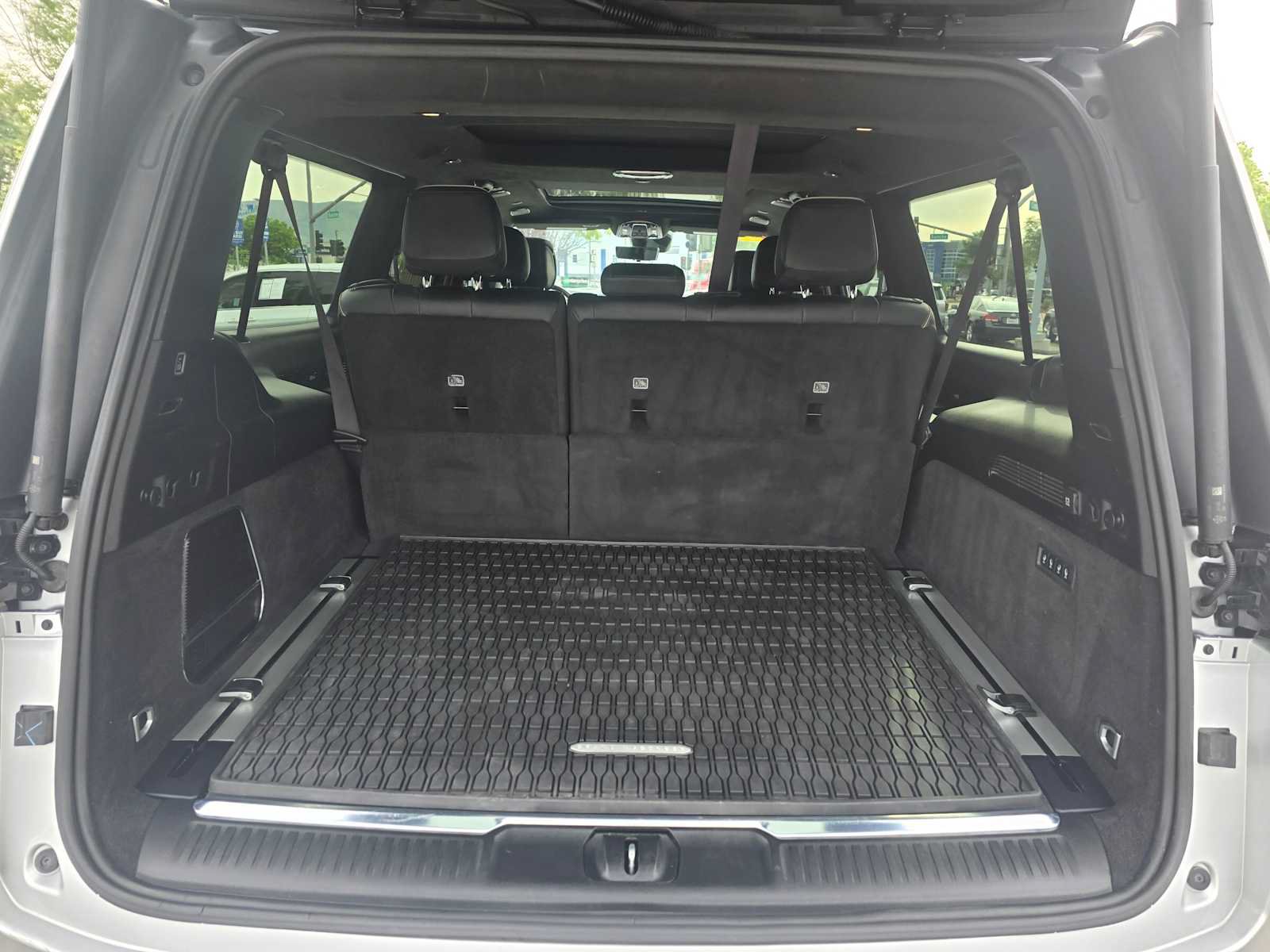 Used 2024 Jeep Grand Wagoneer L Series III AWD/4WD image 19