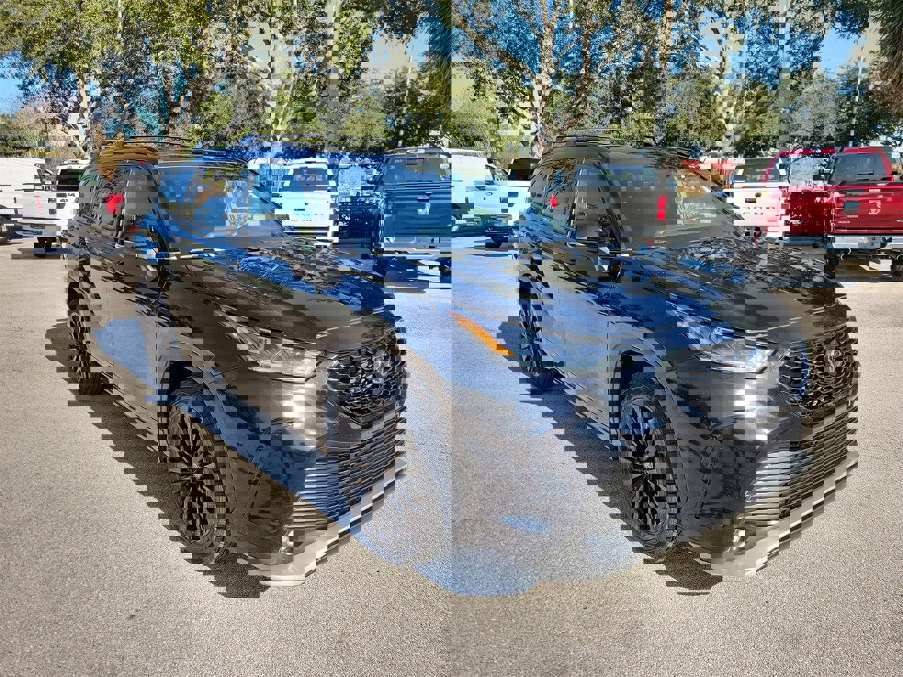 Used 2024 Toyota Highlander XSE image 2