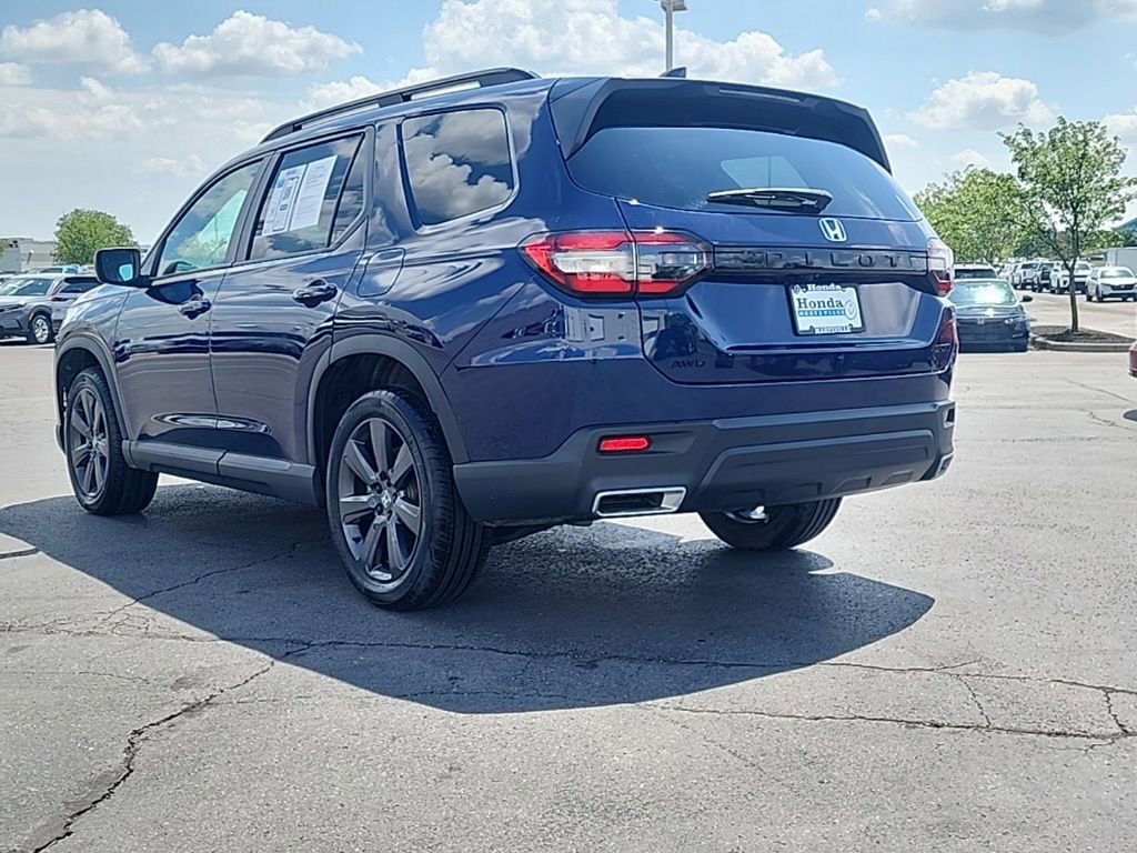 Certified 2025 Honda Pilot Sport image 5