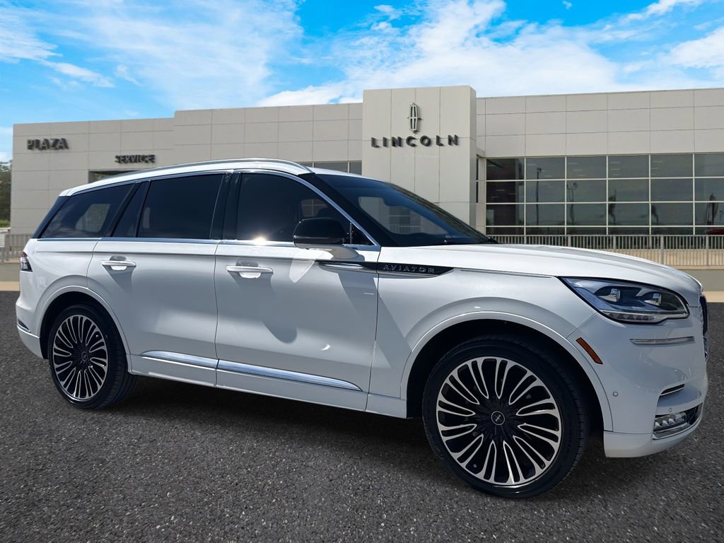 Certified 2024 Lincoln Aviator Black Label AWD/4WD image 1