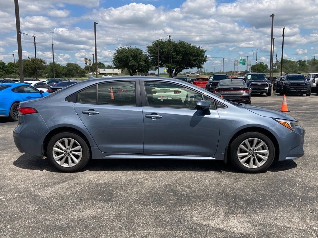 Used 2026 Toyota Corolla LE w/ LE Premium Package FWD image 3