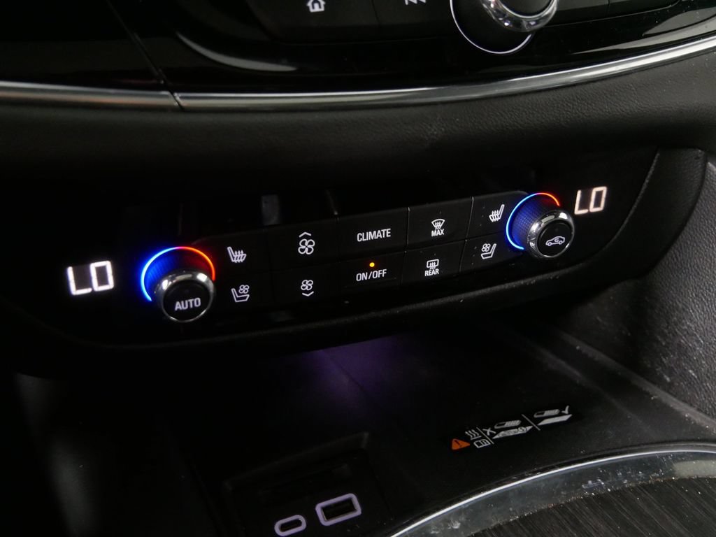 Used 2023 Buick Enclave Avenir w/ Avenir Technology Package AWD/4WD image 31