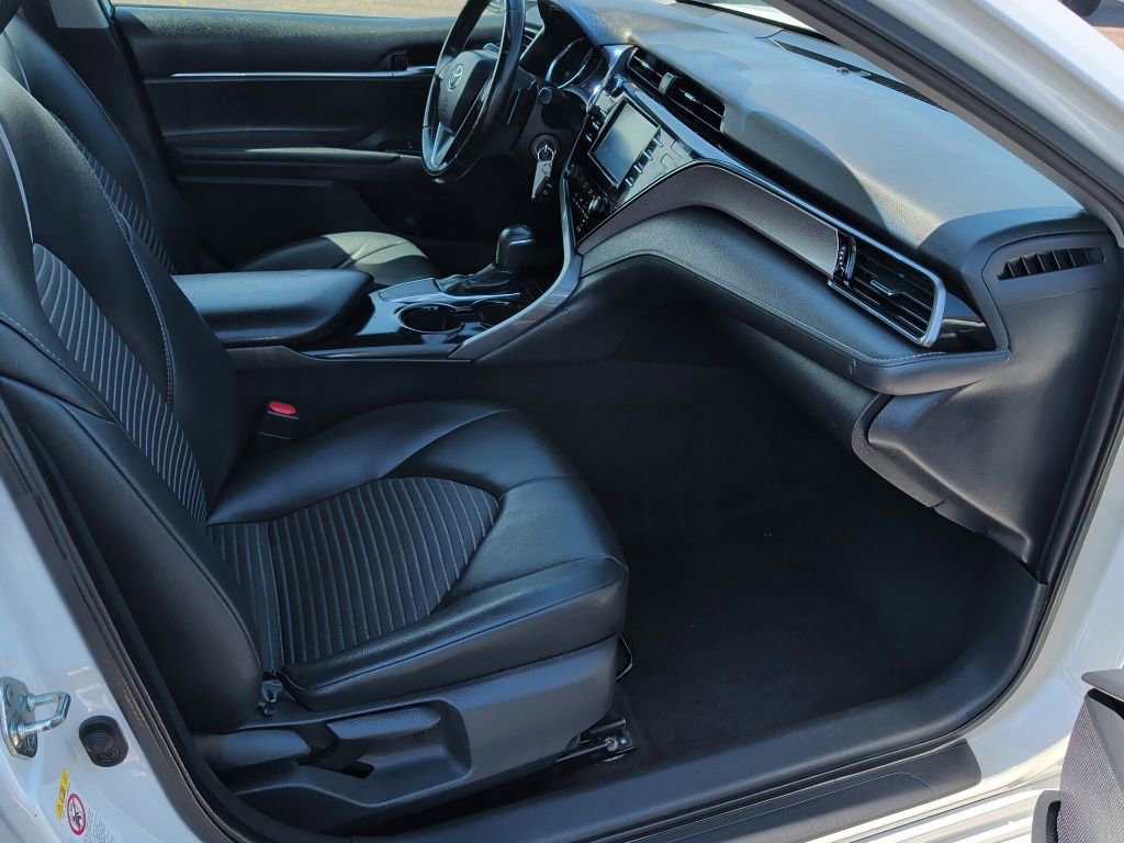 Used 2019 Toyota Camry SE FWD image 16