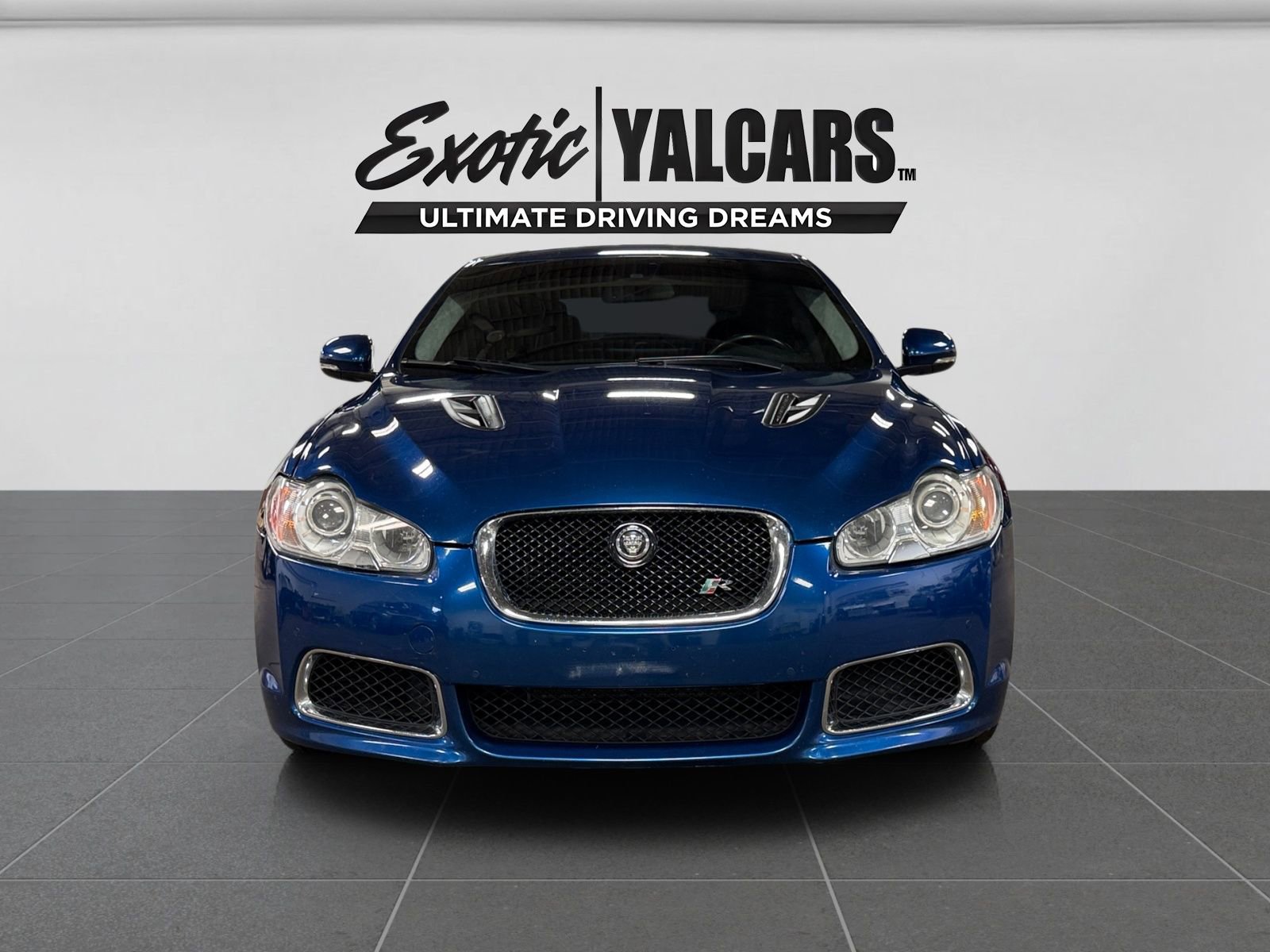 Used 2011 Jaguar XF R RWD image 8