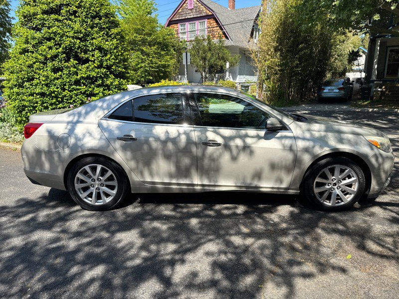 Used 2016 Chevrolet Malibu LTZ FWD image 5