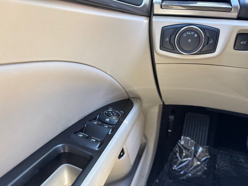 Used 2019 Ford Fusion SEL FWD image 11