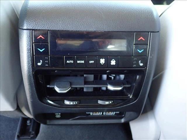 Used 2022 Jeep Grand Cherokee Summit w/ Advanced Protech Group IV AWD/4WD image 11