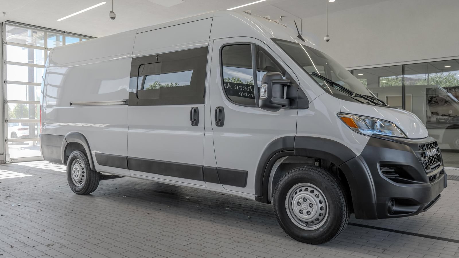 Used 2024 RAM ProMaster 3500 FWD image 12