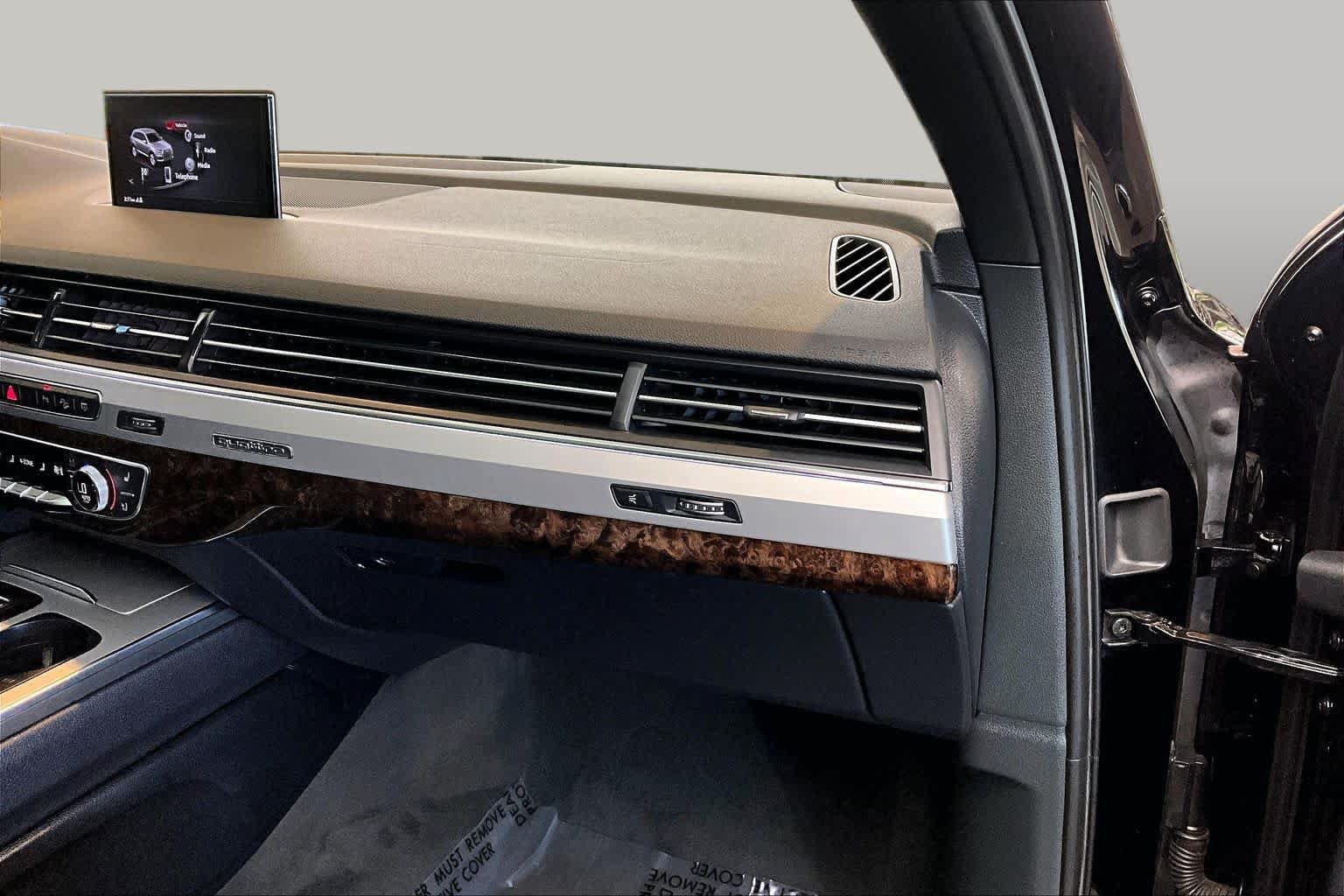 Used 2019 Audi Q7 2.0T Premium Plus w/ Premium Plus Package AWD/4WD image 17