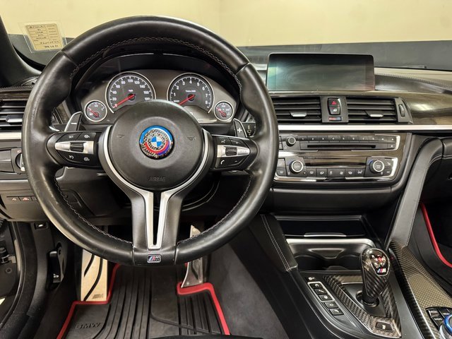 Used 2015 BMW M4 Convertible image 9
