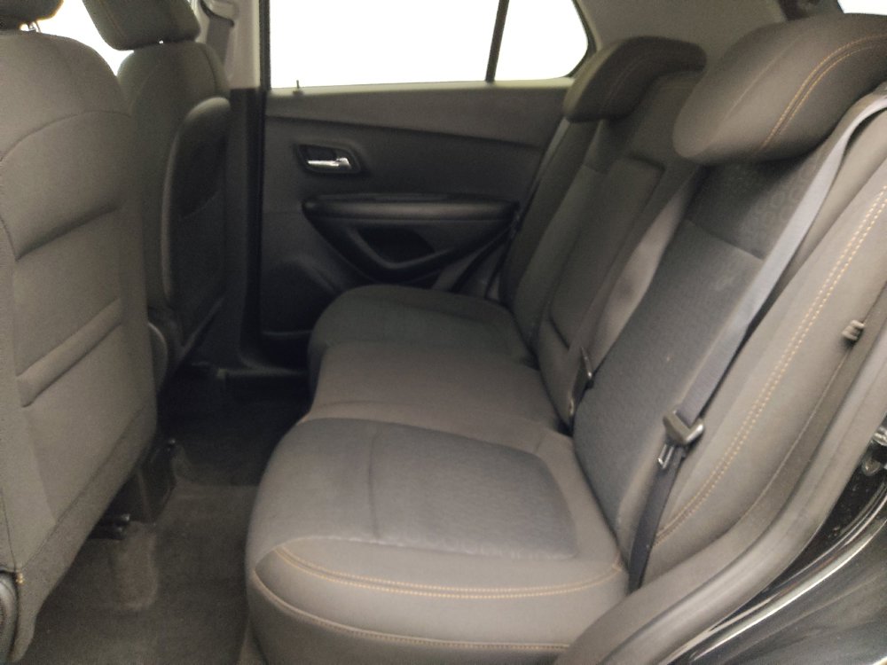 Used 2021 Chevrolet Trax LS w/ Tint and Cruise Package AWD/4WD image 18