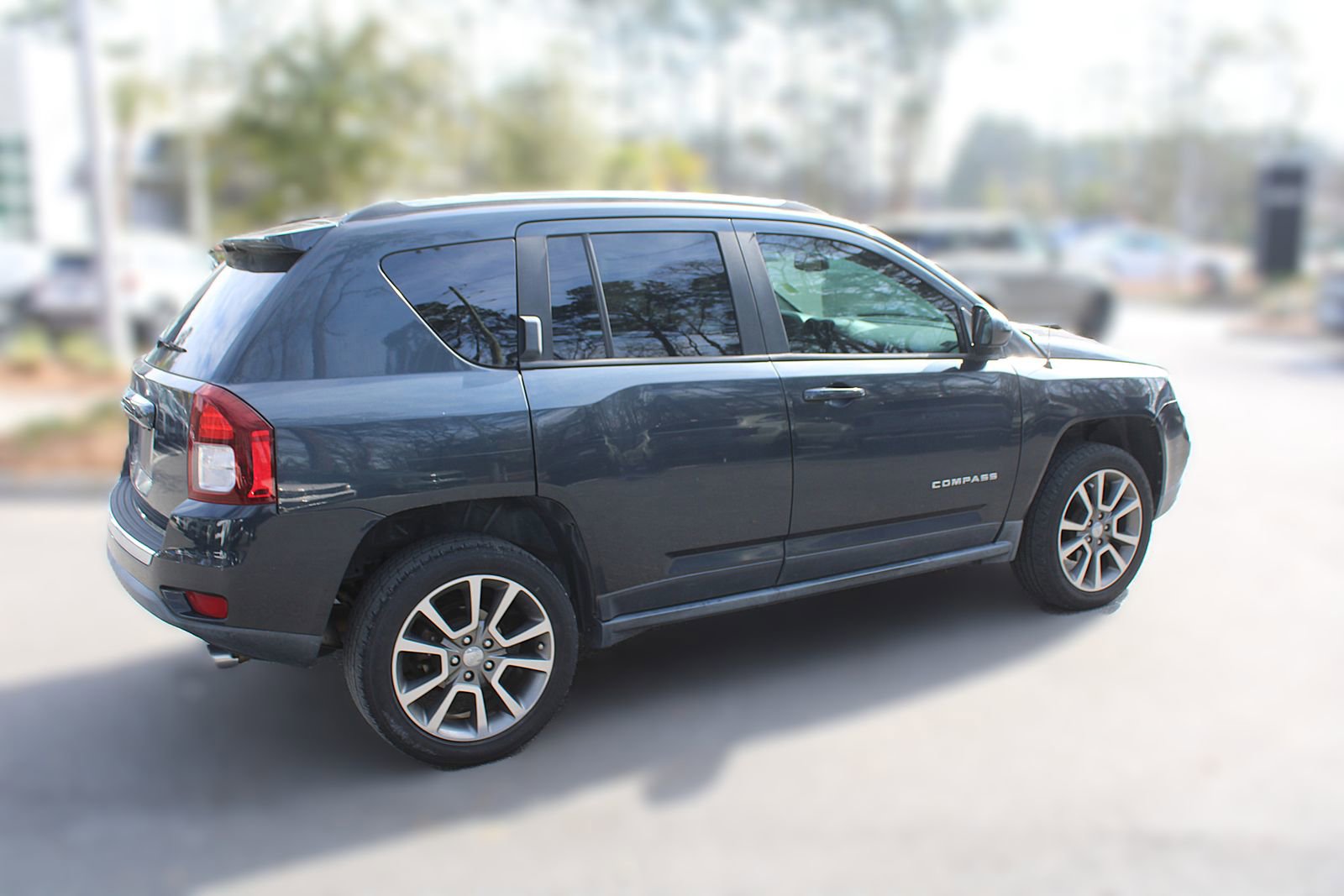 Used 2015 Jeep Compass Limited w/ Sun/Sound Group image 12