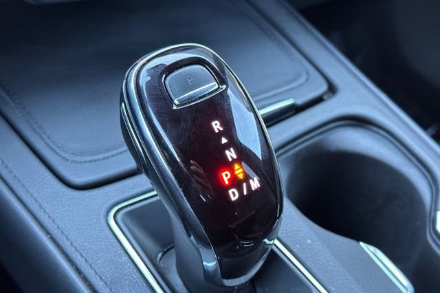 Used 2024 Cadillac XT4 Premium Luxury image 34