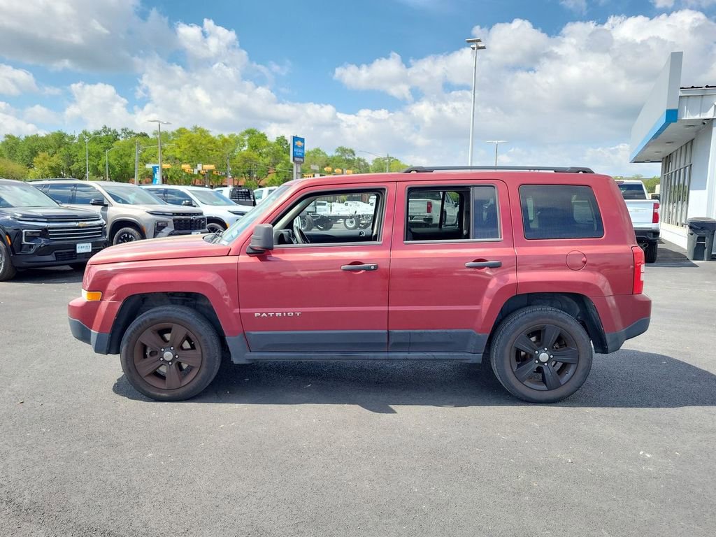 Used 2013 Jeep Patriot Sport w/ Tire & Wheel Group AWD/4WD image 3