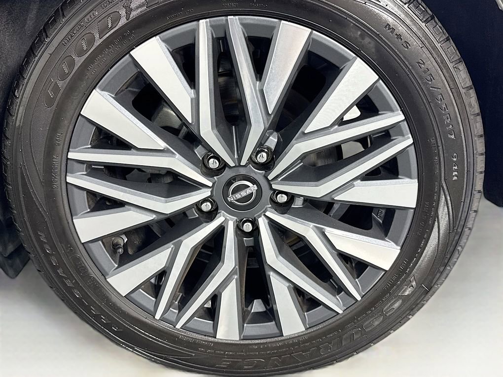 Used 2024 Nissan Altima 2.5 SV image 32