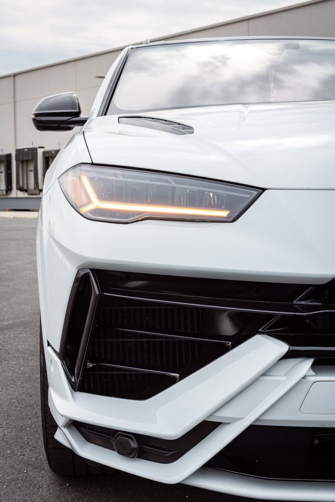 Used 2023 Lamborghini Urus S AWD/4WD image 8
