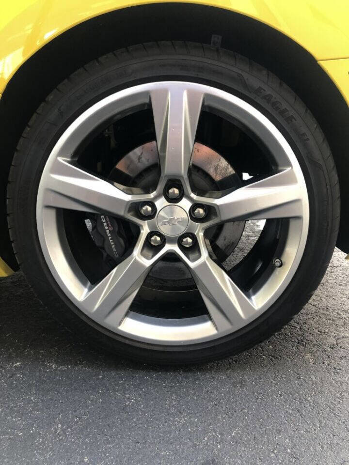 Used 2018 Chevrolet Camaro SS image 14