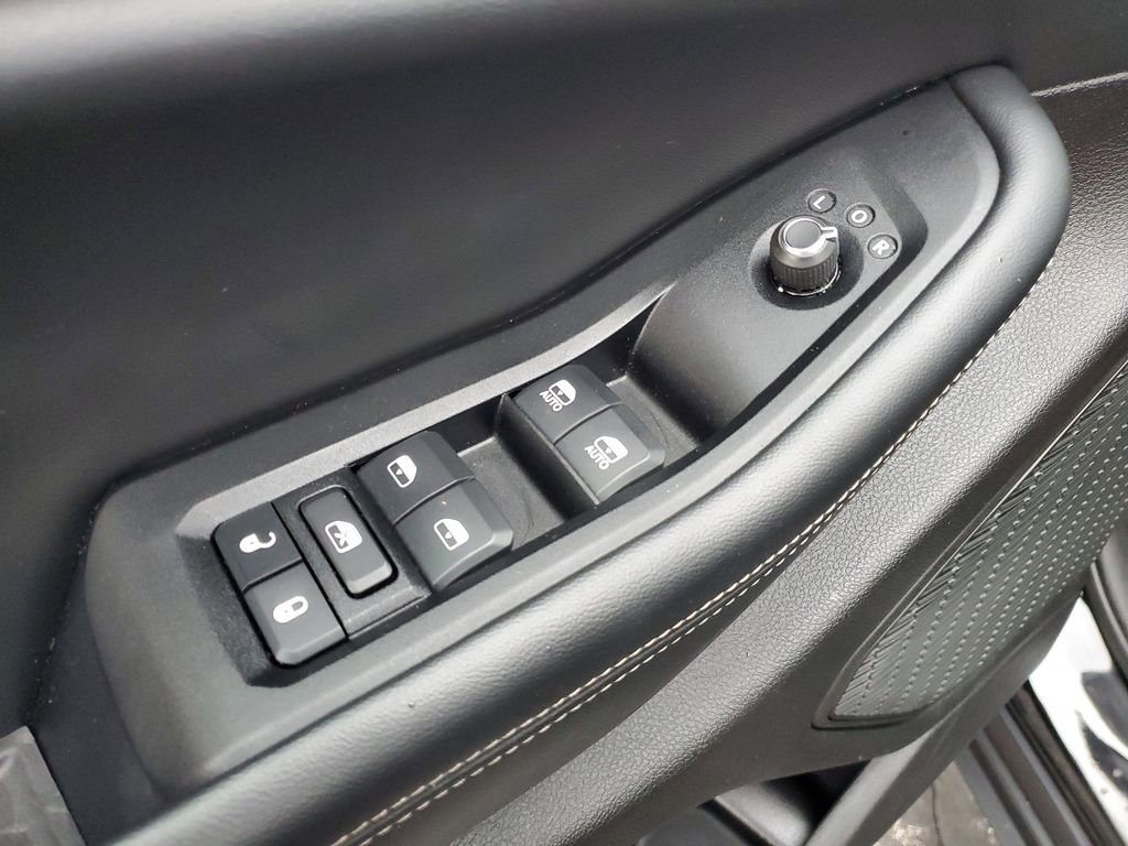 Used 2024 Jeep Grand Cherokee L Limited w/ Luxury Tech Group II image 27