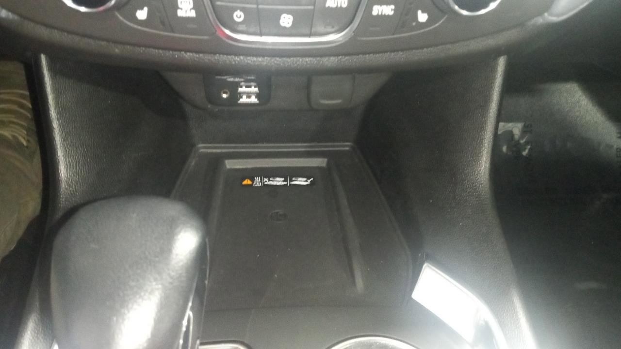 Used 2021 Chevrolet Traverse Premier AWD/4WD image 22