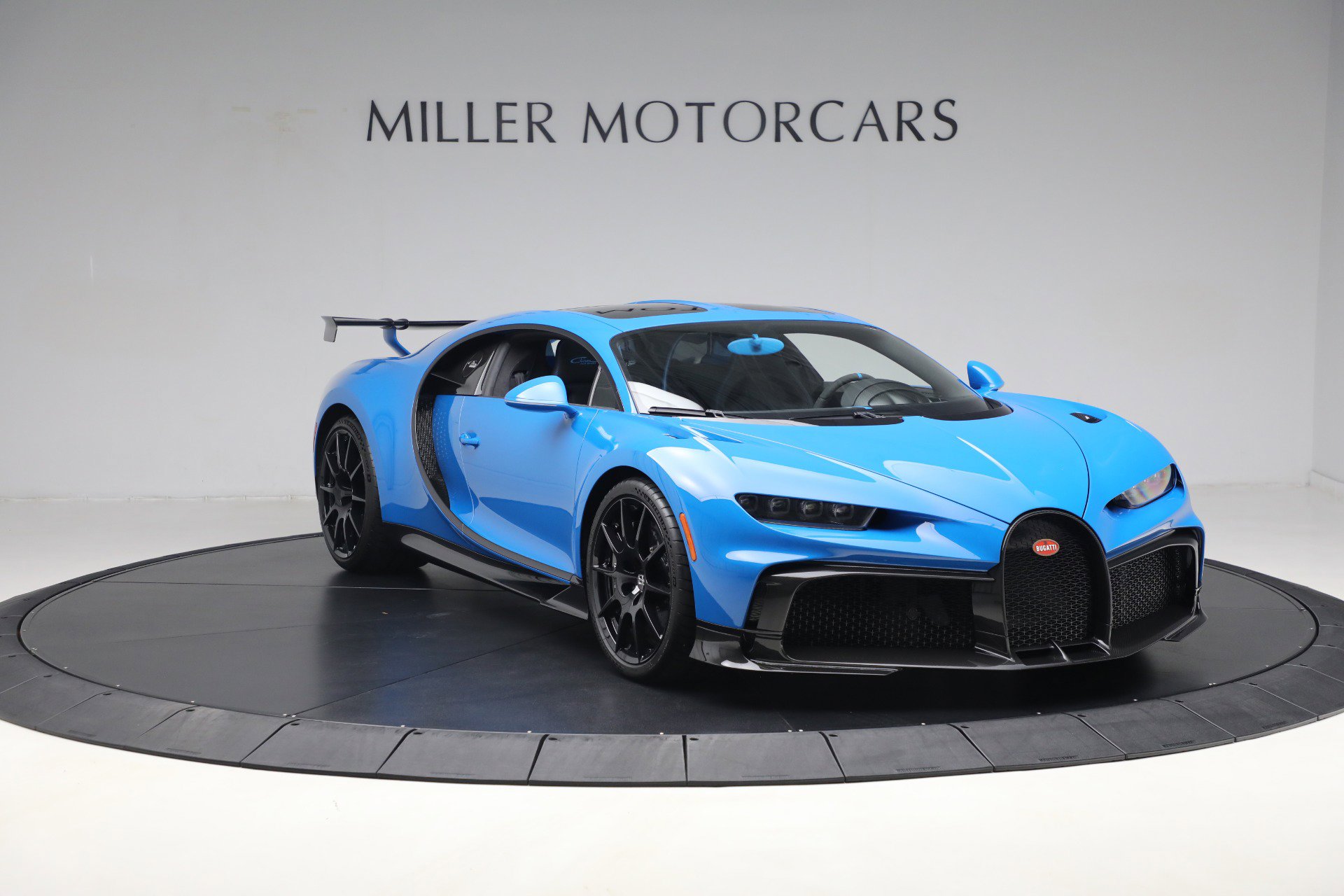 Used 2021 Bugatti Chiron Pur Sport image 11