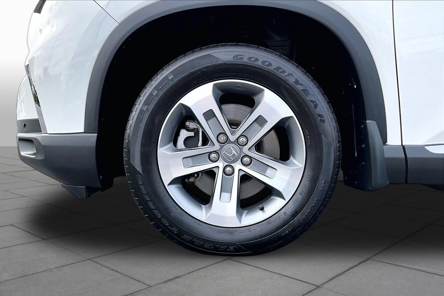 Used 2024 Honda Pilot EX-L image 11