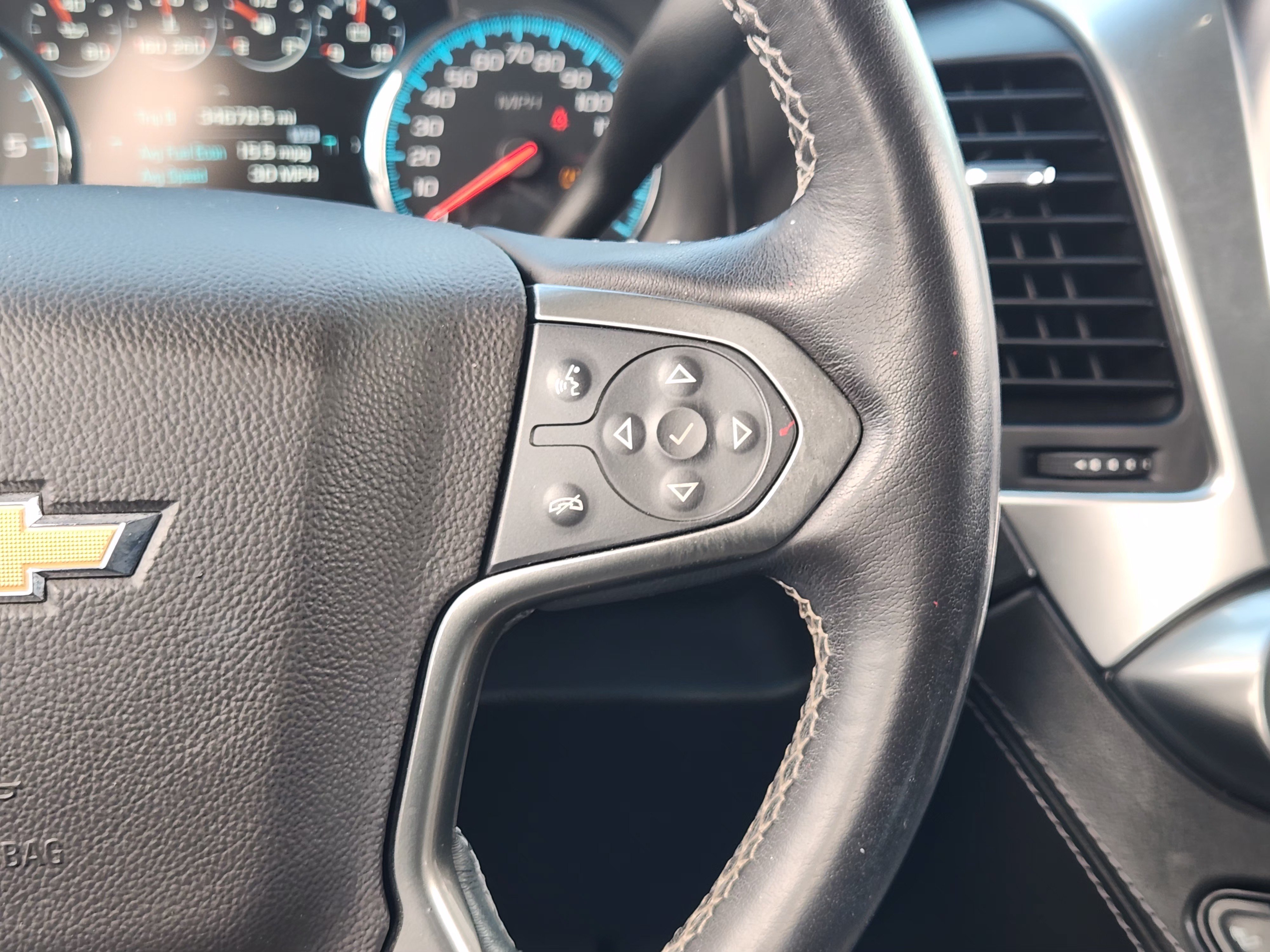 Used 2019 Chevrolet Suburban Premier AWD/4WD image 30